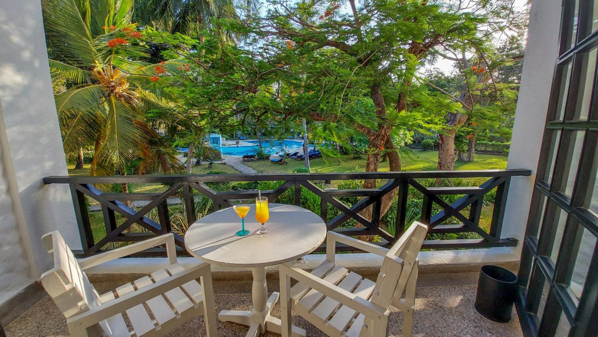 Diani Sea Resort เดียนีบีช ภายนอก รูปภาพ